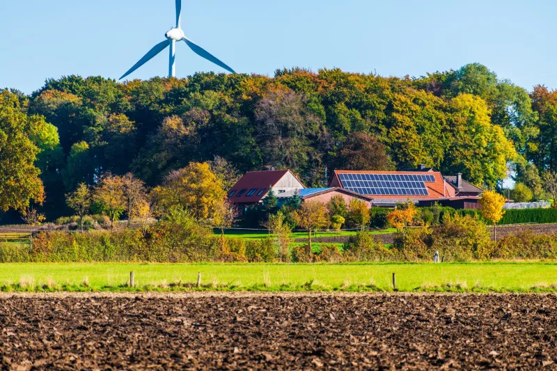 Sol como Insumo: Como a Energia Fotovoltaica Está Cortando Custos e Ampliando Margens nas Fazendas Brasileiras